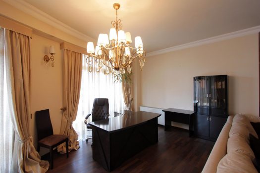 North Avenue 4 bedroom luxe apartment
