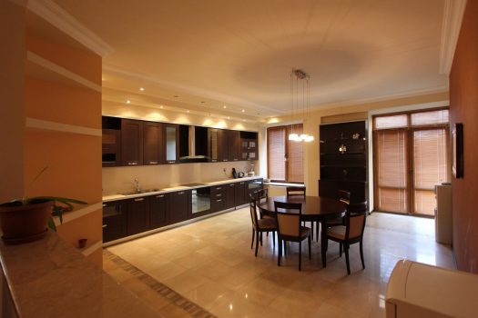 North Avenue 4 bedroom luxe apartment