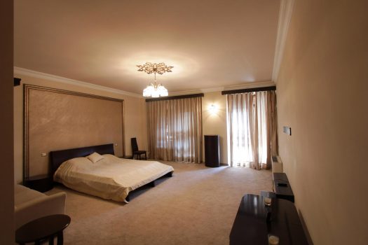 North Avenue 4 bedroom luxe apartment
