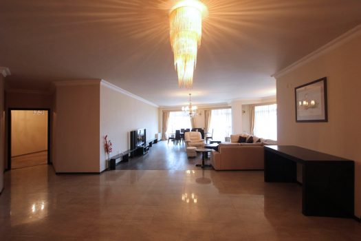 North Avenue 4 bedroom luxe apartment