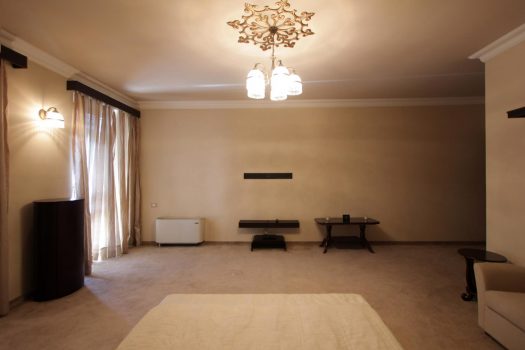 North Avenue 4 bedroom luxe apartment