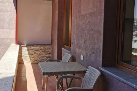 North Avenue 2 bedroom luxe apartment