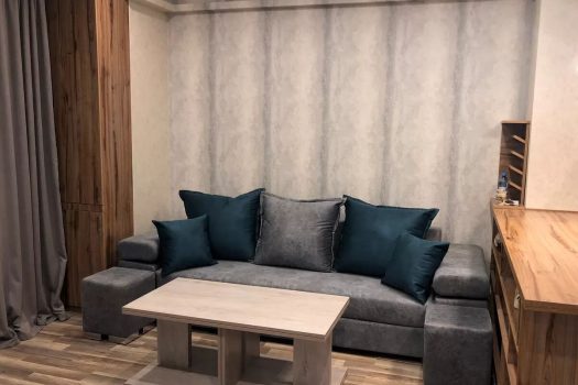 Verin Antarayin new building with Yard