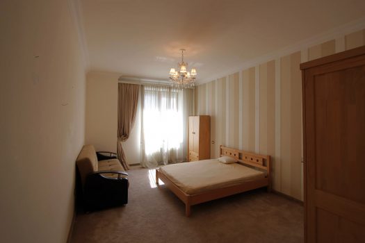 North Avenue 4 bedroom luxe apartment