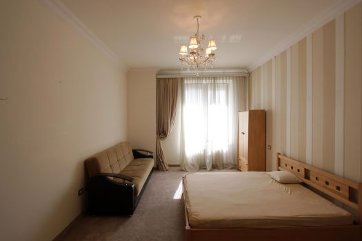 North Avenue 4 bedroom luxe apartment