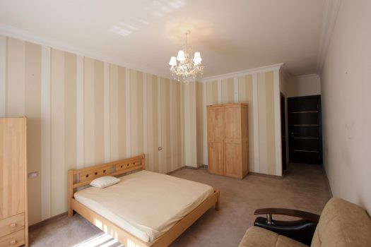 North Avenue 4 bedroom luxe apartment