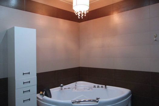 North Avenue 4 bedroom luxe apartment