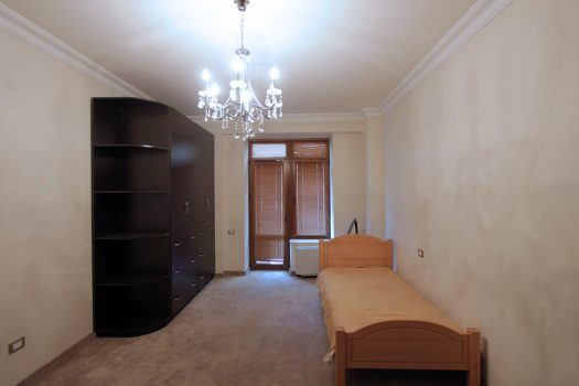 North Avenue 4 bedroom luxe apartment