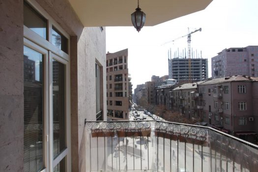 North Avenue 4 bedroom luxe apartment