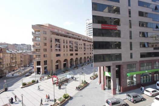 North Avenue 4 bedroom luxe apartment
