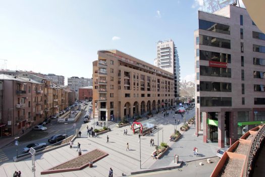 North Avenue 4 bedroom luxe apartment