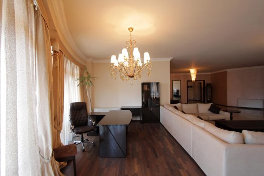North Avenue 4 bedroom luxe apartment