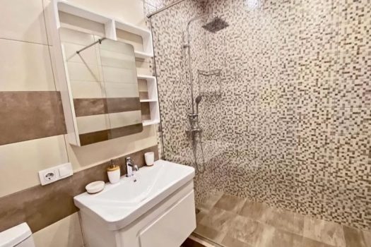 High class NEW apartment in Buzand street