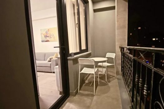 High class apartment in Buzand street