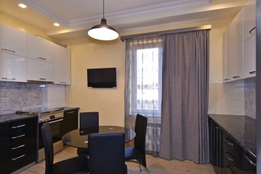 Duplex 3-bedroom apartment in Downtown