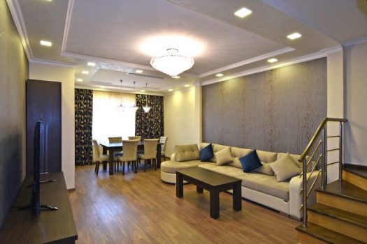 Duplex 3-bedroom apartment in Downtown