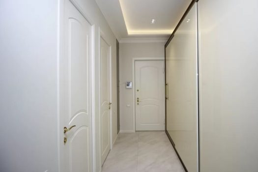 Luxurious renovated apartment in new building