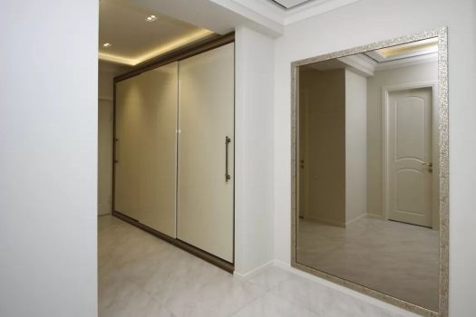 Luxurious renovated apartment in new building