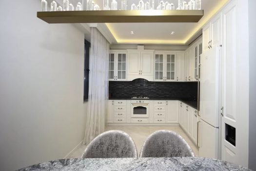 Luxurious renovated apartment in new building