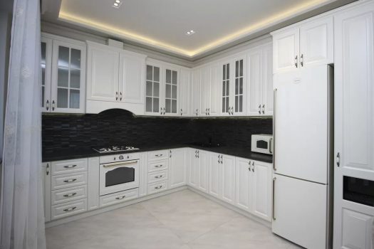 Luxurious renovated apartment in new building