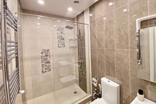 High class beautiful apartment in Buzand street