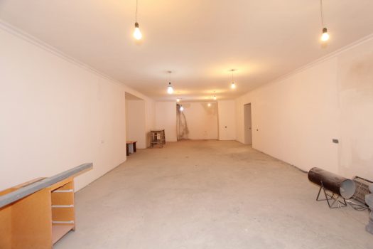 Supermarket space or dance studio for rent