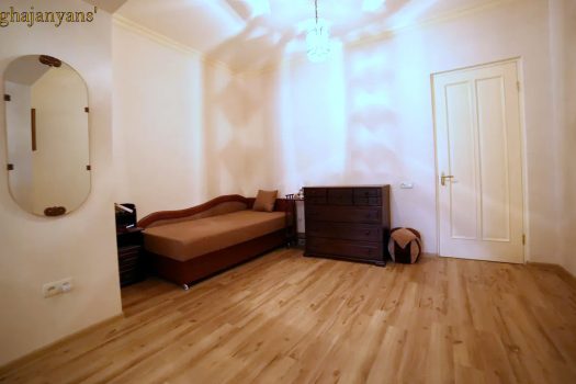 3 սենյականոց բնակարան Կենտրոնում