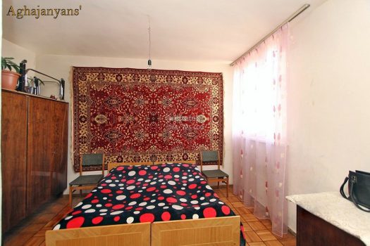 Գալշոյան փողոցում վաճառվում է 2-ը դարձրած 3 սենյականոց բնակարան